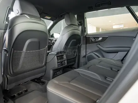 Audi Q8 55 TFSI Quattro 2026 года за 48 000 000 тг. в Алматы – фото 35