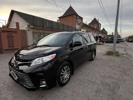 Toyota Sienna 2017 года за 14 700 000 тг. в Алматы – фото 6
