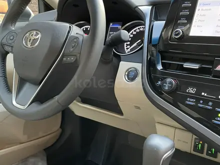 Toyota Camry 2023 года за 18 000 000 тг. в Алматы – фото 3