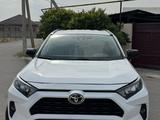 Toyota RAV4 2021 года за 15 500 000 тг. в Тараз – фото 3