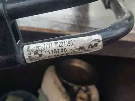 Радиатор масляный гура на Е90 3.0Л за 15 000 тг. в Алматы – фото 3