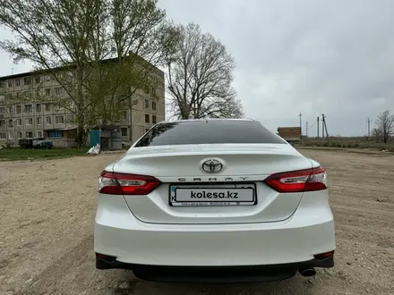 Toyota Camry 2020 года за 14 300 000 тг. в Семей – фото 6