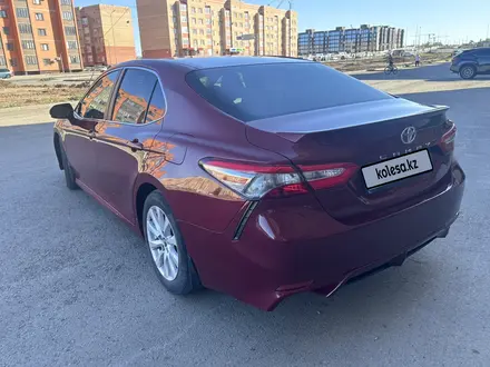 Toyota Camry 2019 года за 12 500 000 тг. в Актобе – фото 8