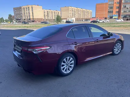 Toyota Camry 2019 года за 12 500 000 тг. в Актобе – фото 6