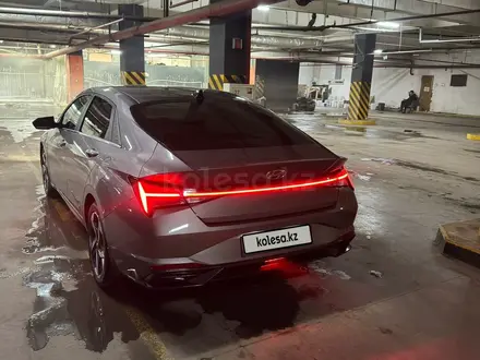 Hyundai Elantra 2021 года за 8 650 000 тг. в Астана