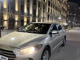 Hyundai Elantra 2017 года за 6 700 000 тг. в Шымкент – фото 2
