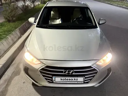 Hyundai Elantra 2017 года за 6 700 000 тг. в Шымкент