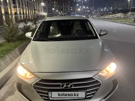 Hyundai Elantra 2017 года за 6 700 000 тг. в Шымкент – фото 7