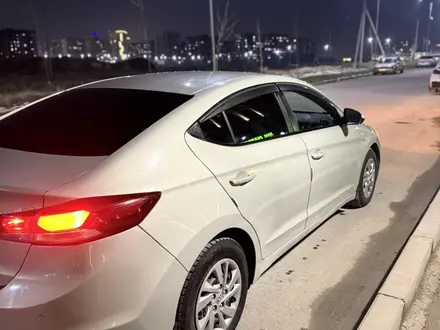 Hyundai Elantra 2017 года за 6 700 000 тг. в Шымкент – фото 6