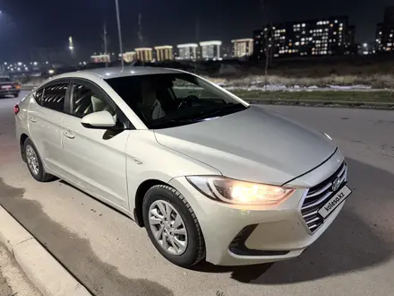 Hyundai Elantra 2017 года за 6 700 000 тг. в Шымкент – фото 9