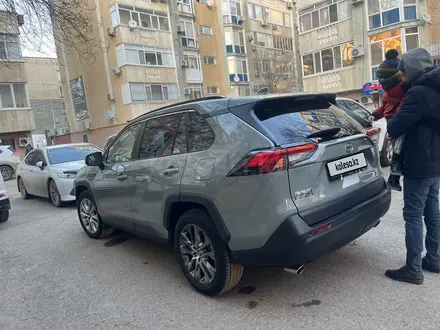 Toyota RAV4 2019 года за 15 124 486 тг. в Атырау – фото 2