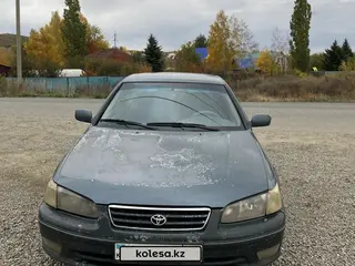 Toyota Camry, 2001