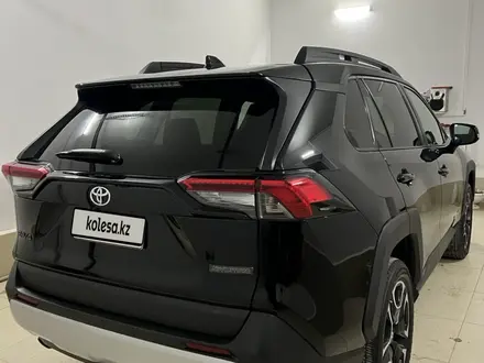 Toyota RAV4 2020 года за 13 000 000 тг. в Актау – фото 3