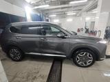 Hyundai Santa Fe 2023 года за 23 000 000 тг. в Астана – фото 3