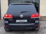 Volkswagen Touareg 2005 годаүшін3 200 000 тг. в Атырау – фото 2