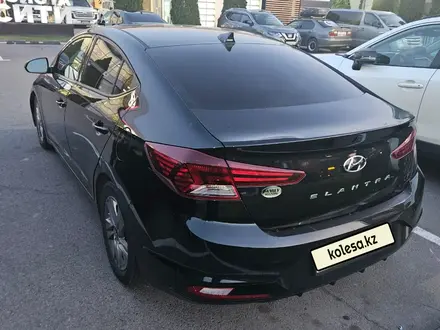 Hyundai Elantra 2018 года за 8 000 000 тг. в Алматы – фото 5