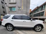 Ford Explorer 2018 года за 14 500 000 тг. в Алматы – фото 4