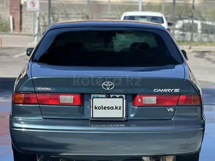 Toyota Camry 1998 года за 3 900 000 тг. в Алматы – фото 3