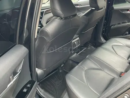 Toyota Camry 2020 года за 10 600 000 тг. в Астана – фото 2