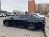 Toyota Camry 2020 года за 10 600 000 тг. в Астана