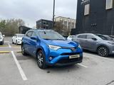 Toyota RAV4 2016 года за 6 550 000 тг. в Актобе
