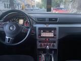 Volkswagen Passat 2012 года за 4 000 000 тг. в Уральск – фото 5