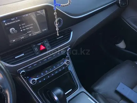 Hyundai Grandeur 2018 года за 11 000 000 тг. в Астана – фото 2