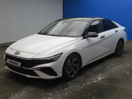 Hyundai Elantra 2024 года за 8 219 000 тг. в Актобе – фото 3