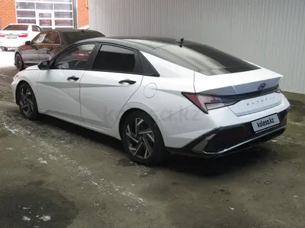 Hyundai Elantra 2024 года за 8 219 000 тг. в Актобе – фото 6