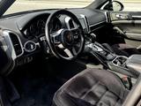 Porsche Cayenne 2016 года за 21 500 000 тг. в Актау – фото 5