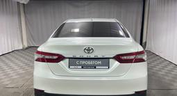 Toyota Camry Luxe 2020 года за 12 800 000 тг. в Алматы – фото 4