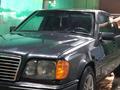 Mercedes-Benz E 200 1993 годаүшін1 400 000 тг. в Астана – фото 2