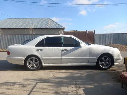 Mercedes-Benz E 230 1995 года за 2 700 000 тг. в Кызылорда – фото 6