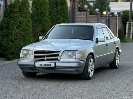 Mercedes-Benz E 280 1993 года за 3 200 000 тг. в Алматы