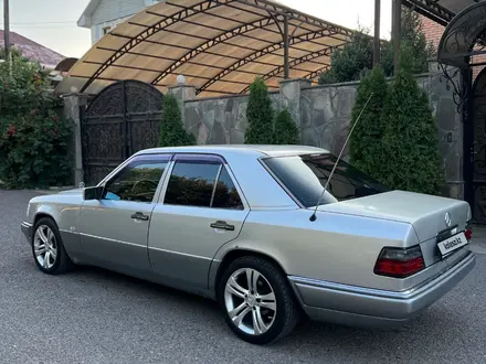 Mercedes-Benz E 280 1993 года за 3 200 000 тг. в Алматы – фото 20