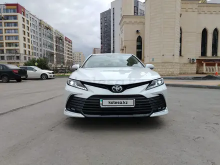 Toyota Camry 2023 года за 17 000 000 тг. в Астана – фото 2