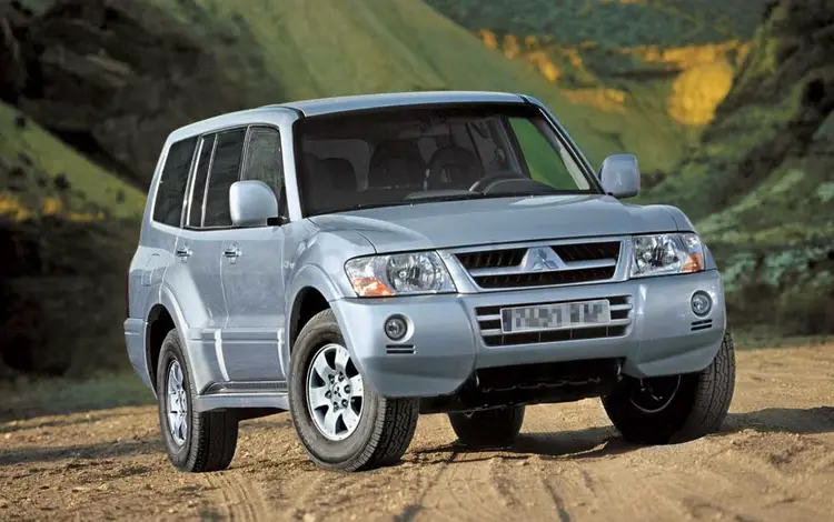 Стекло фары на ММС Паджеро 3 в наличии за 16 000 тг. в Алматы