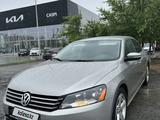 Volkswagen Passat 2013 года за 4 000 000 тг. в Атырау – фото 3