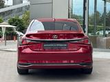 Lexus ES 250 F Sport 2.5 2021 года за 21 500 000 тг. в Алматы – фото 5