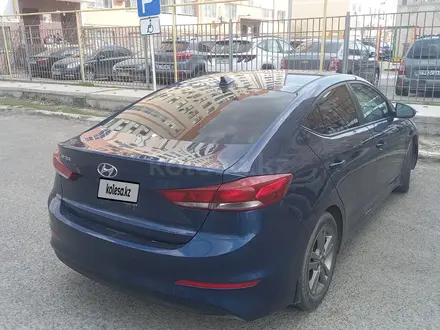 Hyundai Elantra 2017 года за 4 600 000 тг. в Атырау – фото 4