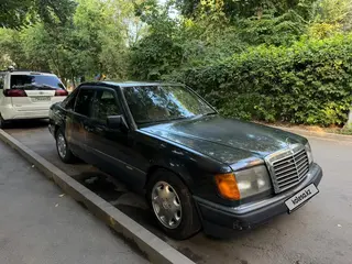 Mercedes-Benz E 230