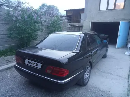 Mercedes-Benz E 240 1999 года за 2 600 000 тг. в Тараз – фото 22