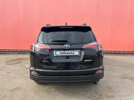 Toyota RAV4 2016 года за 11 110 000 тг. в Астана – фото 2