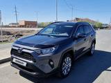 Toyota RAV4 2021 годаfor15 555 555 тг. в Атырау