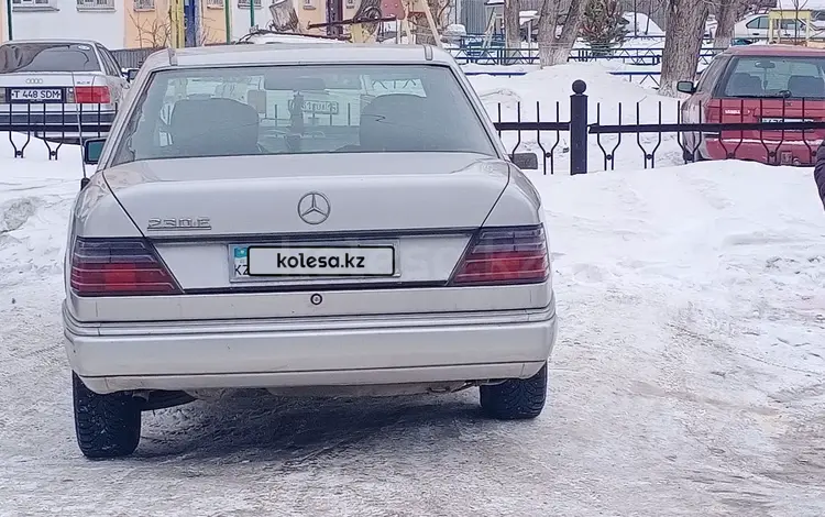 Mercedes-Benz E 230 1992 года за 2 200 000 тг. в Петропавловск