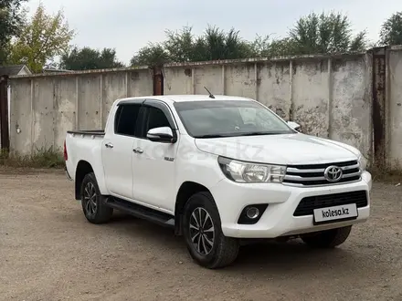 Toyota Hilux 2015 года за 13 750 000 тг. в Уральск