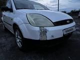 Ford Fiesta 2002 года за 950 000 тг. в Сарыколь – фото 2