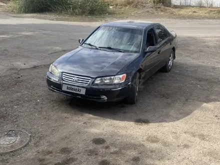Toyota Camry 2000 года за 1 400 000 тг. в Алматы