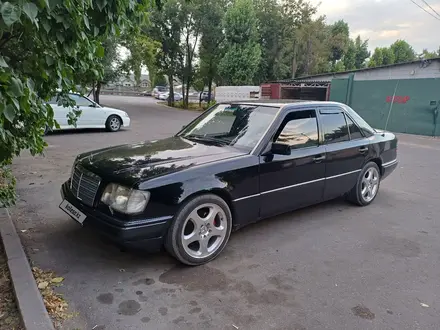 Mercedes-Benz E 280 1995 года за 2 800 000 тг. в Алматы – фото 3