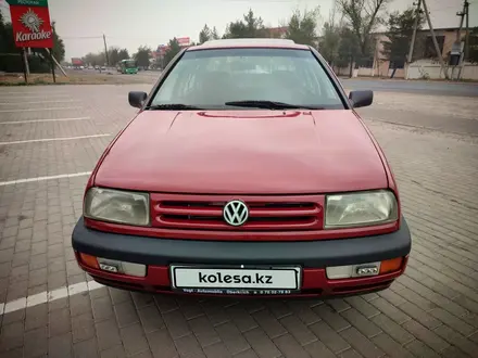 Volkswagen Vento 1995 года за 1 600 000 тг. в Алматы – фото 3